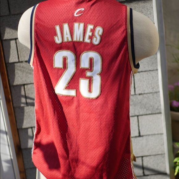 Lebeon James Cavs Jersey   - Picture 2 of 4